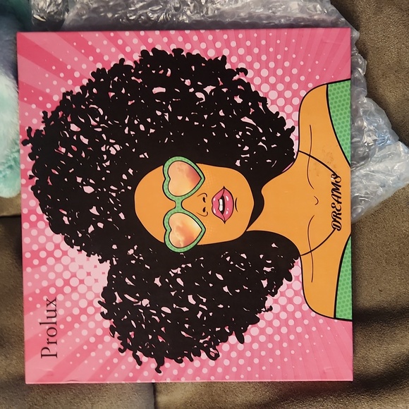 eyeshadow pallet - Picture 1 of 3